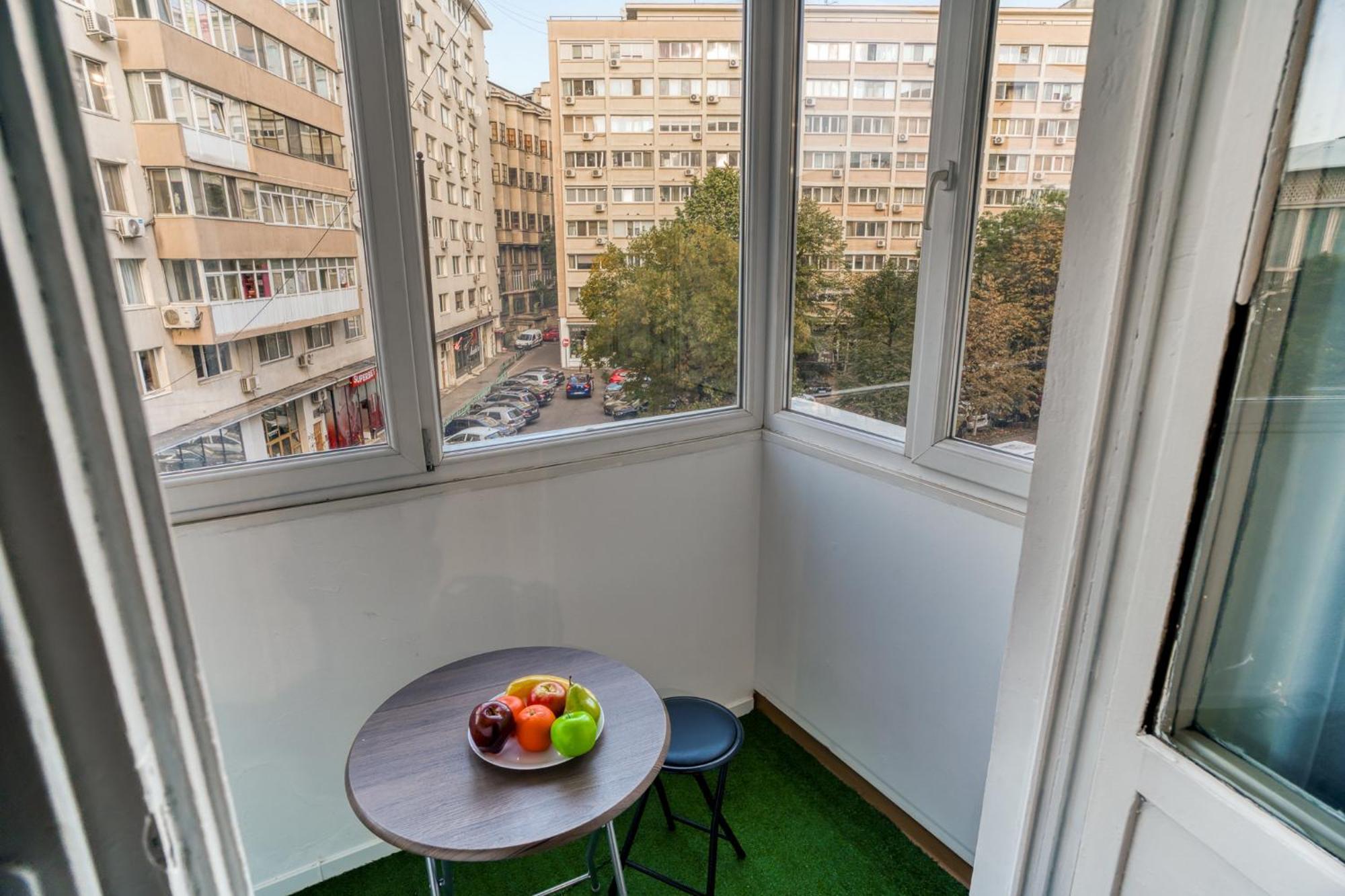 Hacienda Royal Palace - Central Designer Apartment Bucharest Exterior photo