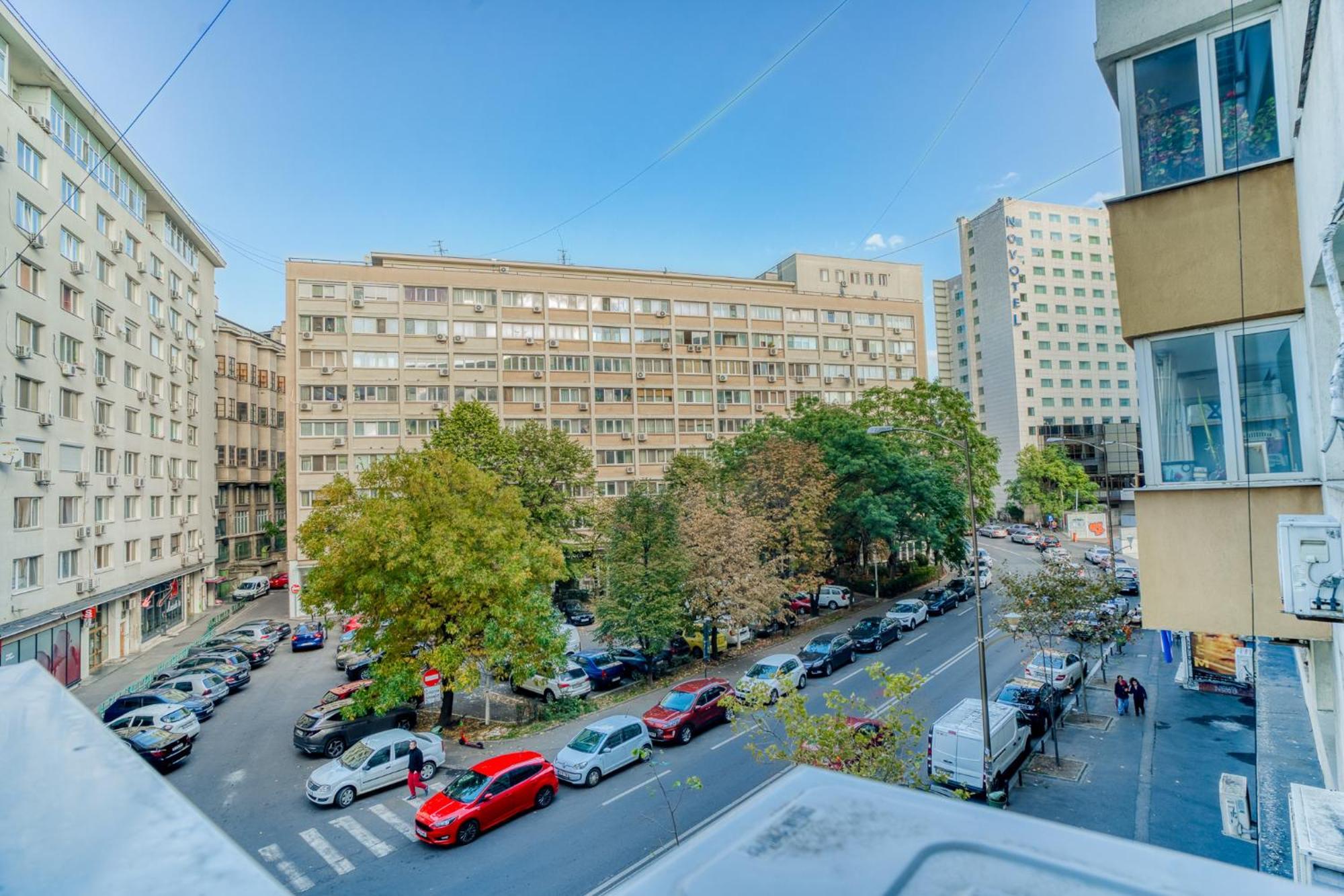 Hacienda Royal Palace - Central Designer Apartment Bucharest Exterior photo